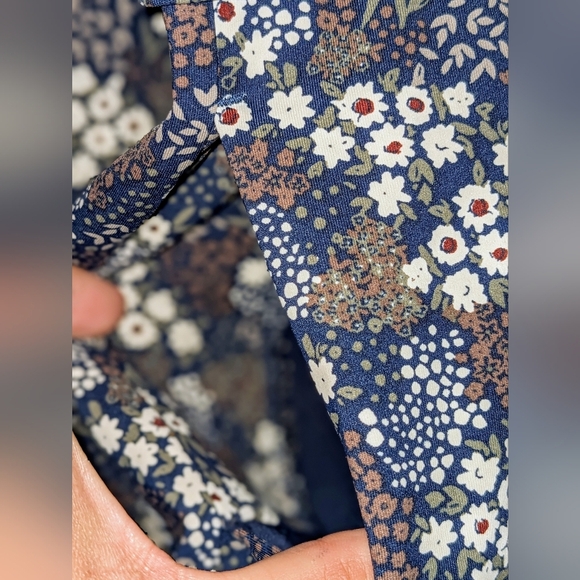 Member's Mark XS  Zipper Kangaroo Pocket Long Sleeve Travel Pullover Floral NWT - Picture 9 of 14